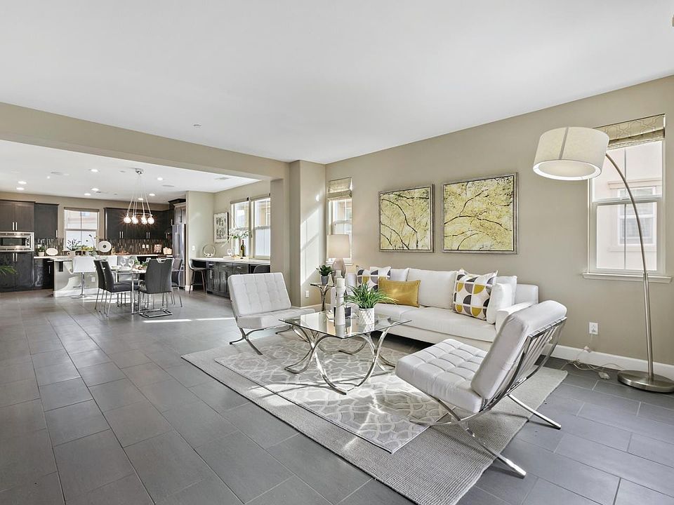 1st image of 387 Los Coches St