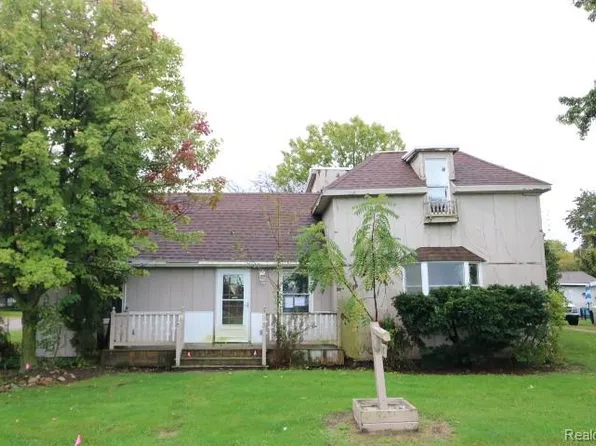 55 W Lapeer St, Peck, MI 48466