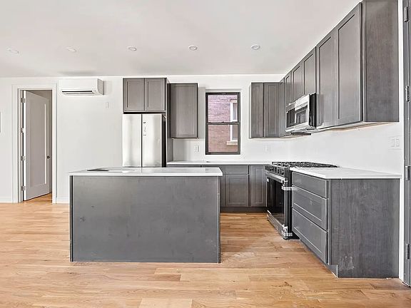 2nd image of 545 Brooklyn Ave APT 3