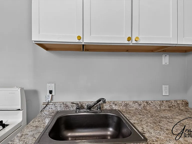 1943 W Bethune - 1943 Rock City LLC — Photo 16