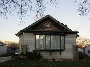 132 N Hine Ave, Waukesha, WI 53188