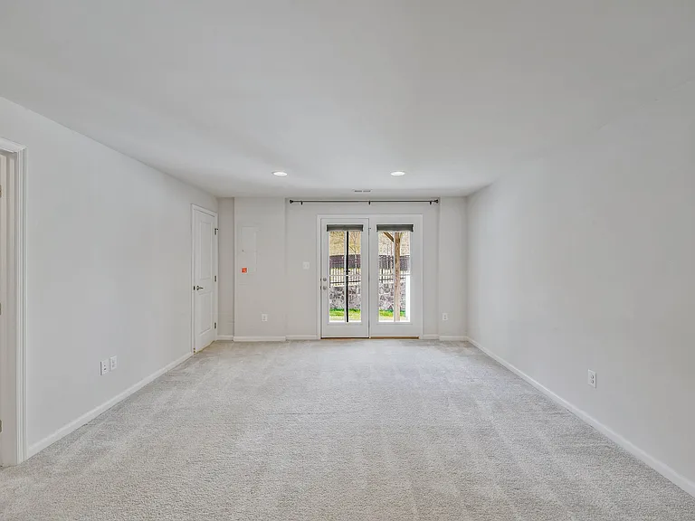 10711 Hinton Way — Photo 4