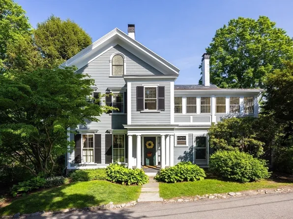 33 Wellington Ln, Belmont, MA 02478