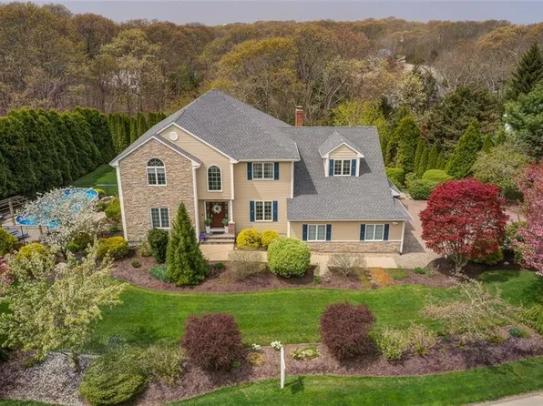 30 Rock Ridge Rd, Westerly, RI 02891