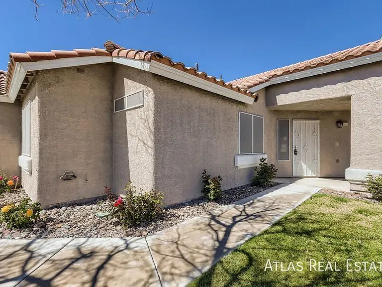 7824 White Grass Ave — Photo 4