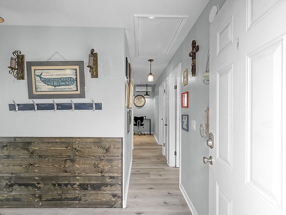 4th image of 329 Sassafras Dr