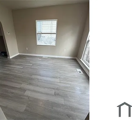 3 bed, $1,400 — Photo 2
