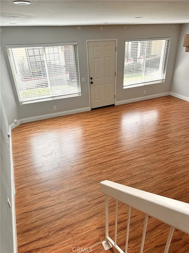 3 bed, 1189 sqft, $4,250 — Photo 4