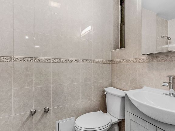 4th image of 486 E 74th St APT 1C