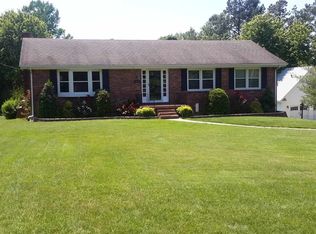 215 Colonial Dr, Paducah, KY 42001