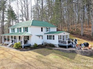 44 Mountain Farm Ln, Tuckasegee, NC 28783