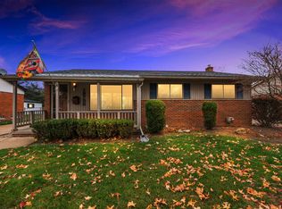 19738 Donna St, Livonia, MI 48152