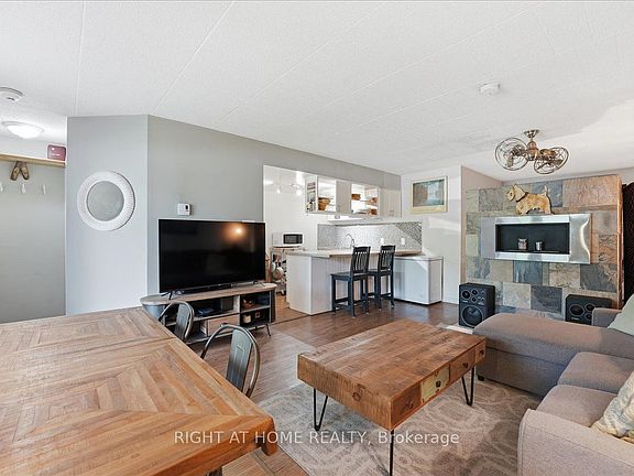 3rd image of 1102 Horseshoe Valley Rd W #108