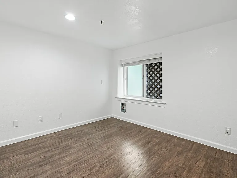 230 Guerrero St #B — Photo 14