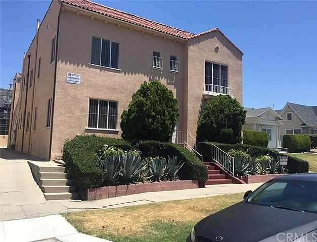 1st image of 4925 Elmwood Ave