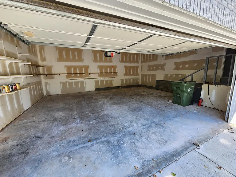 588 Fletcher St SW — Photo 8