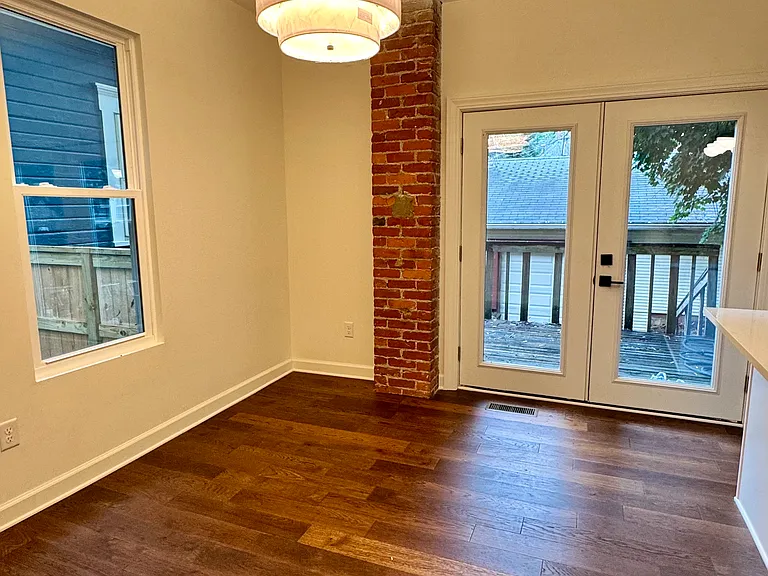 1321 Forsythe Ave — Photo 9