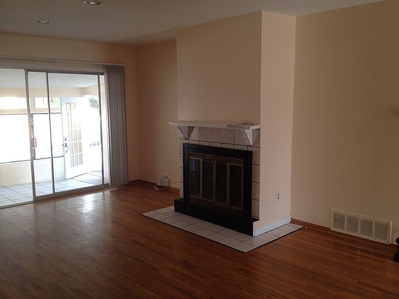 3rd image of 11607 Harvard Dr