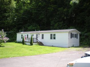 1005 Heart Lake Rd, Carbondale, PA 18407