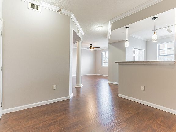 2nd image of 533 NE 3rd Avenue #547