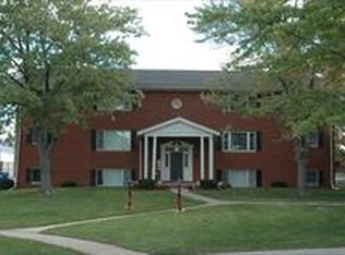 601 Bradley Dr, Bloomington, IL