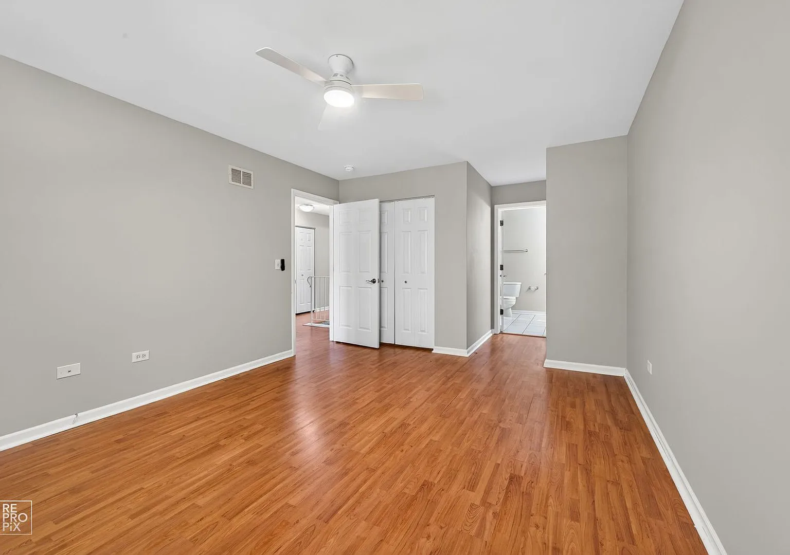 End Unit Three Bedroom Two and a Half Bath in North Naperville — Photo 4