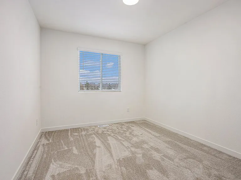 1835 Kingfisher Cir — Photo 14