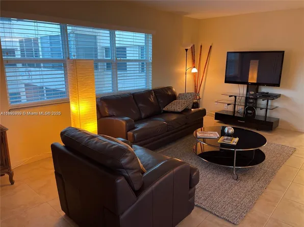 1701 Buchanan St APT 301, Hollywood, FL 33020