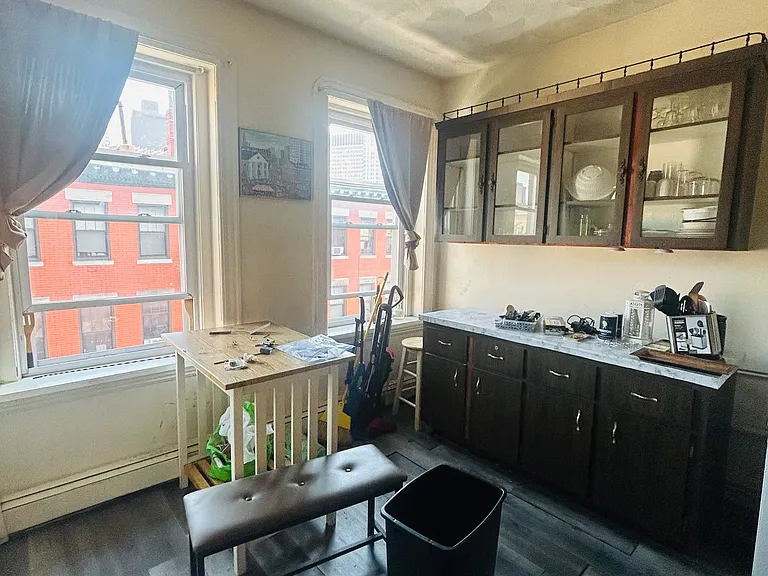39 Cooper St #4 — Photo 1
