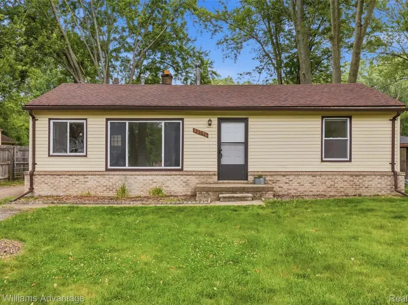 22796 Watt Dr, Farmington Hills, MI 48336