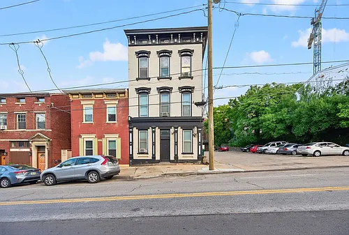 2419 Vine St Photo 1