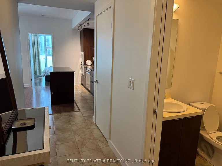 14 York St #1002 — Photo 16