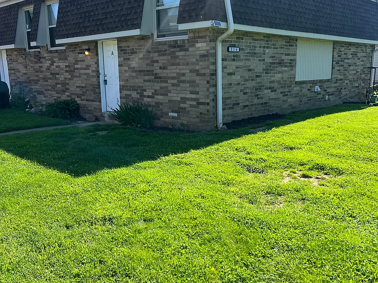 210 Taff Cir #A — Photo 14