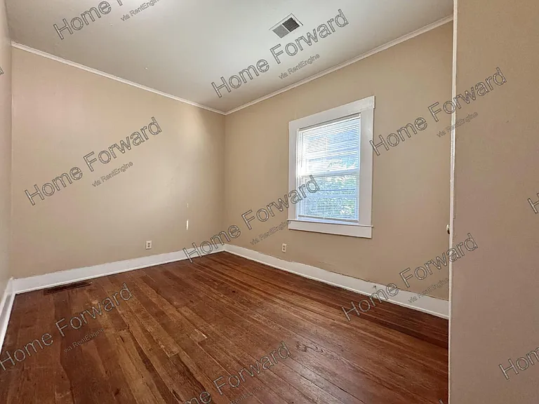 348 Davis Ct — Photo 11
