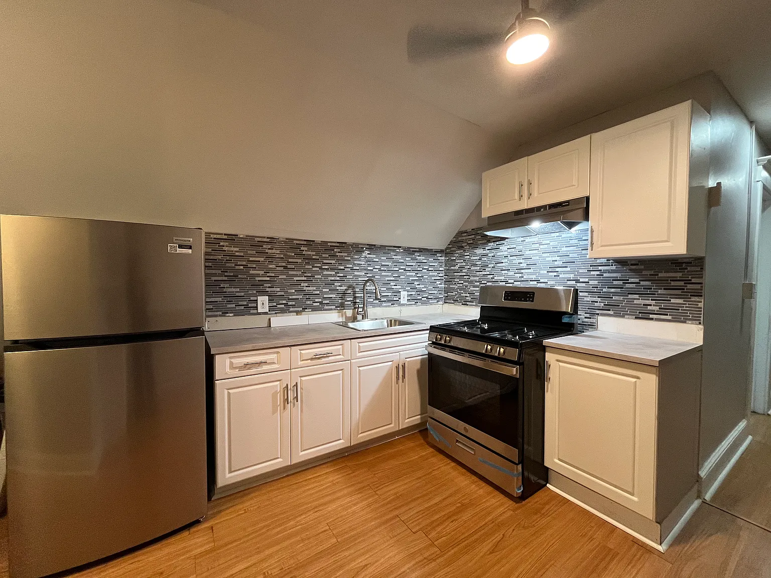 2 bed, $1,850 — Photo 3