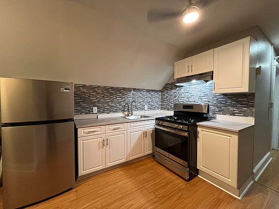 2nd image of 105 1st St #3