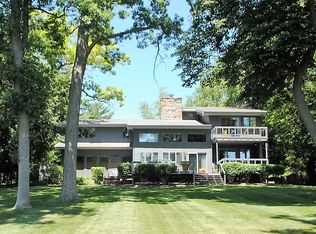 621 Illinois Ave, Green Lake, WI 54941