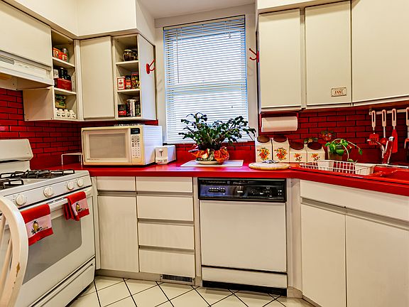 4th image of 2658 N Mulligan Ave