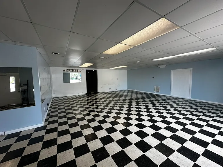 302 Radford St #A — Photo 6