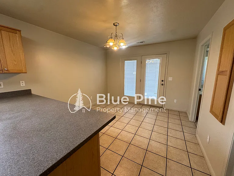 429 Raven Way — Photo 7
