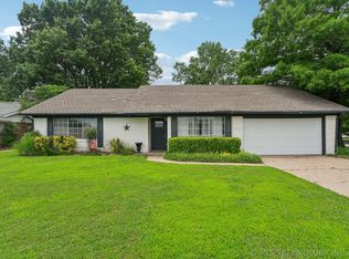 2302 S Hickory Ave, Broken Arrow, OK 74012