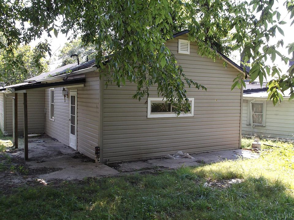 2nd image of 830 Cole St
