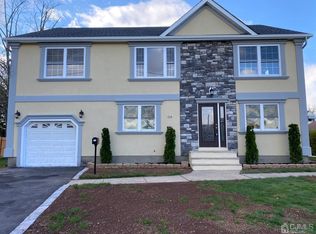 114 Avery St, Edison, NJ 08817