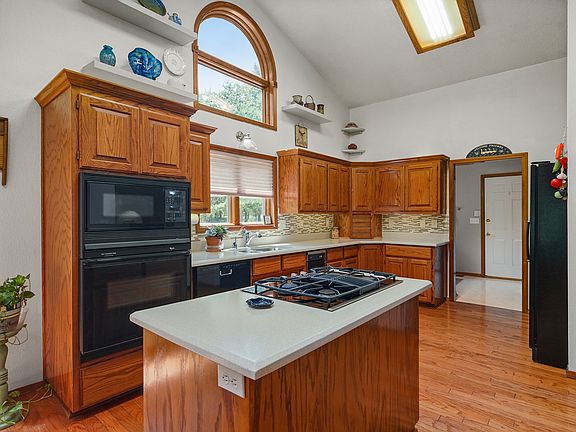 3rd image of 34 Kirkpatrick Ln