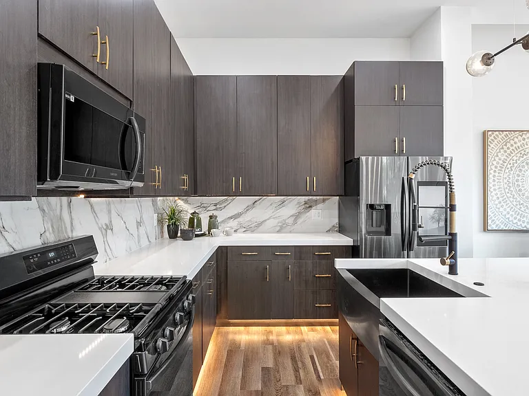 4201 W Pine Blvd #101 — Photo 4