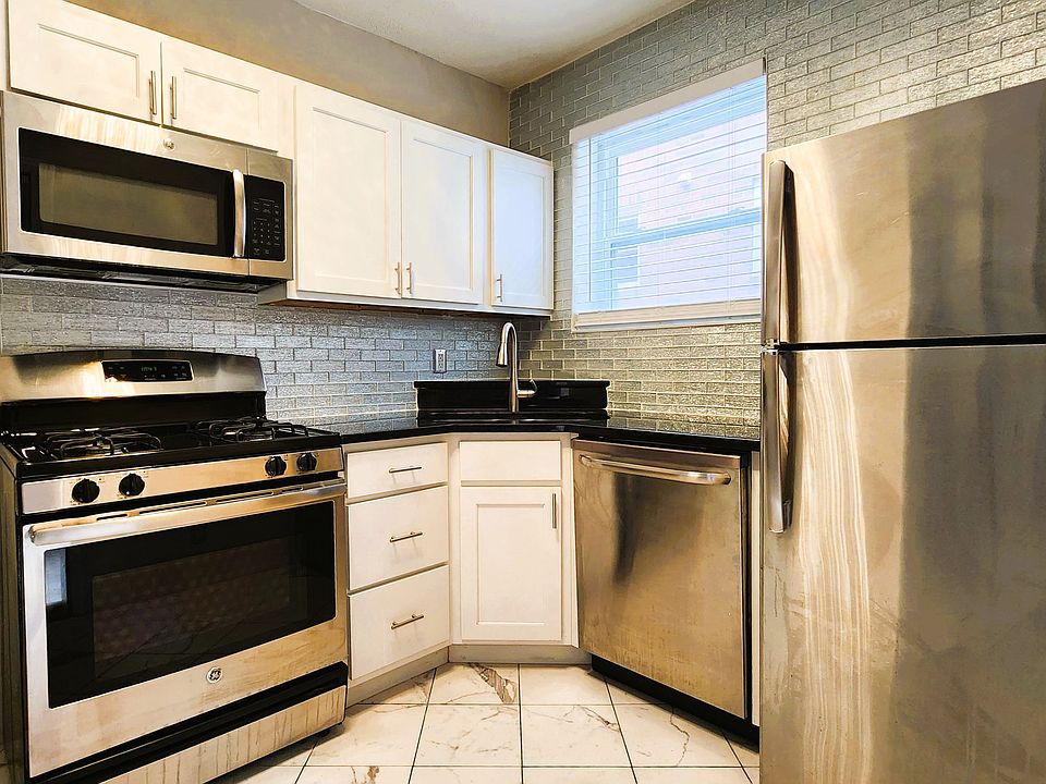1st image of 7514 Cromwell Dr