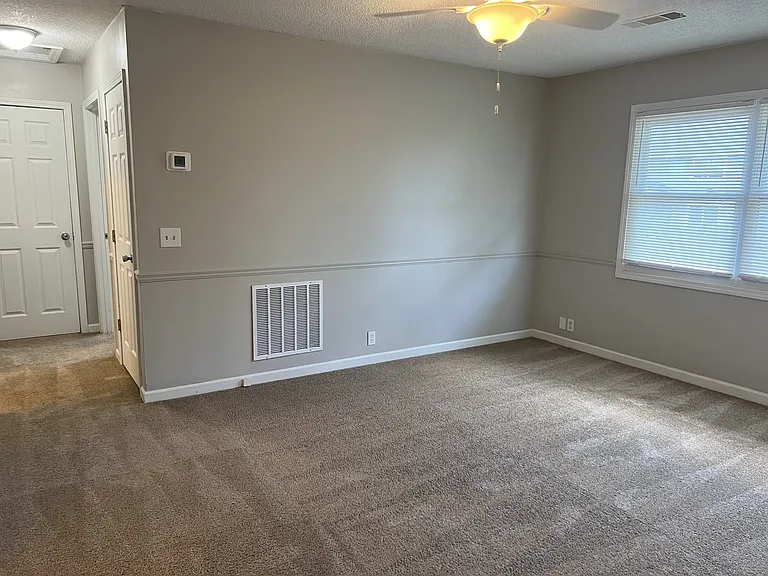 117 Forest Ave #102 — Photo 4