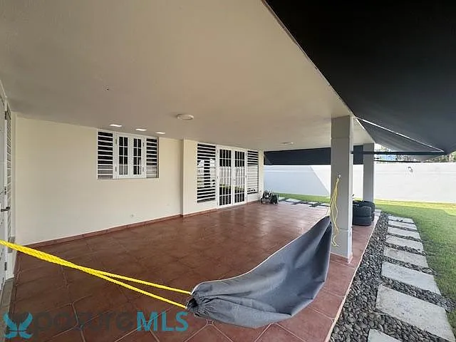 4 bed, 2.5 bath, 2500 sqft, $3,800 — Photo 4