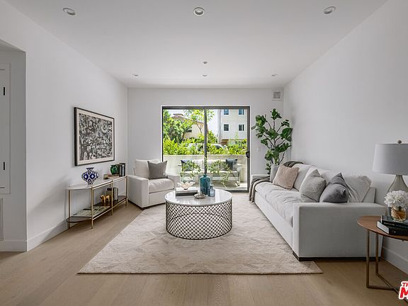 4th image of 1123 S Shenandoah St #202
