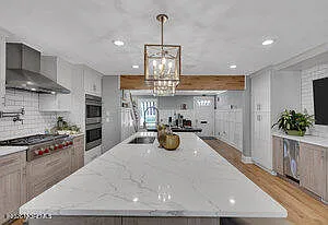 111 Sanborn Ave — Photo 16